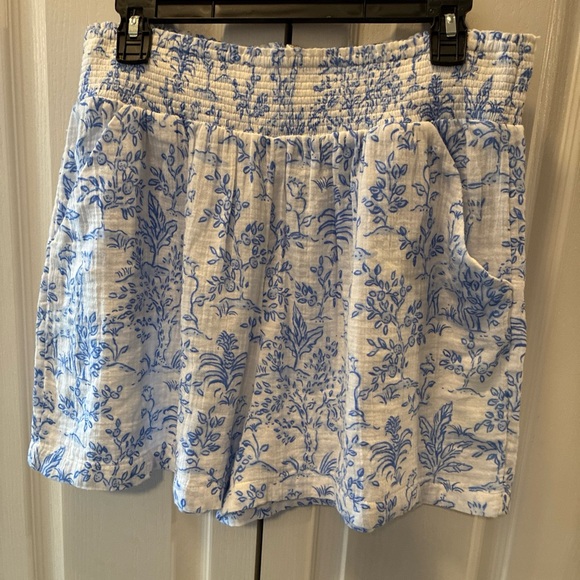 Lilly Pulitzer ladies portor shorts cover up size large - Picture 2 of 6